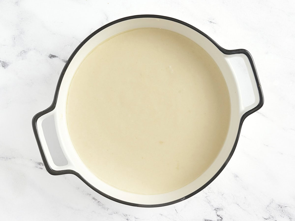 Basta de zapatero en un plato de horno.