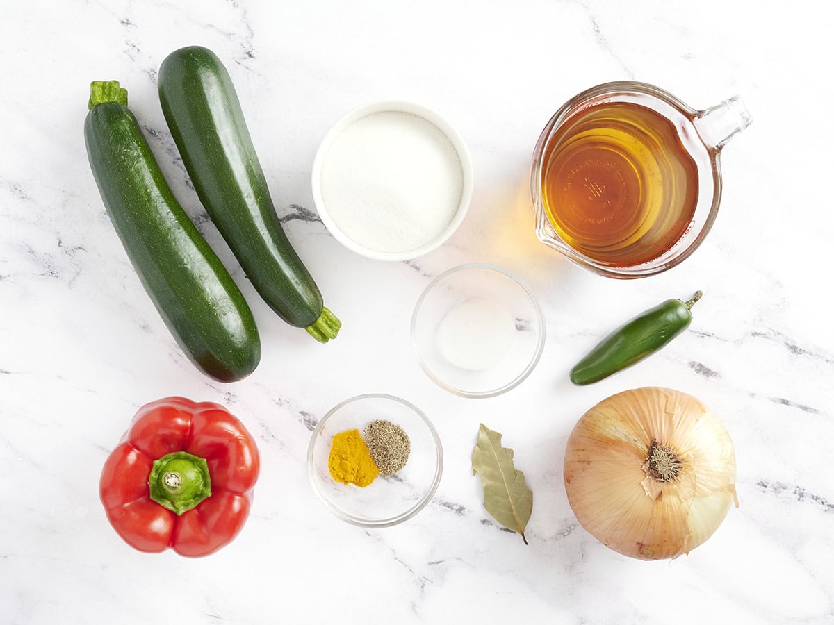 Los ingredientes para hacer sabor a calabacín.