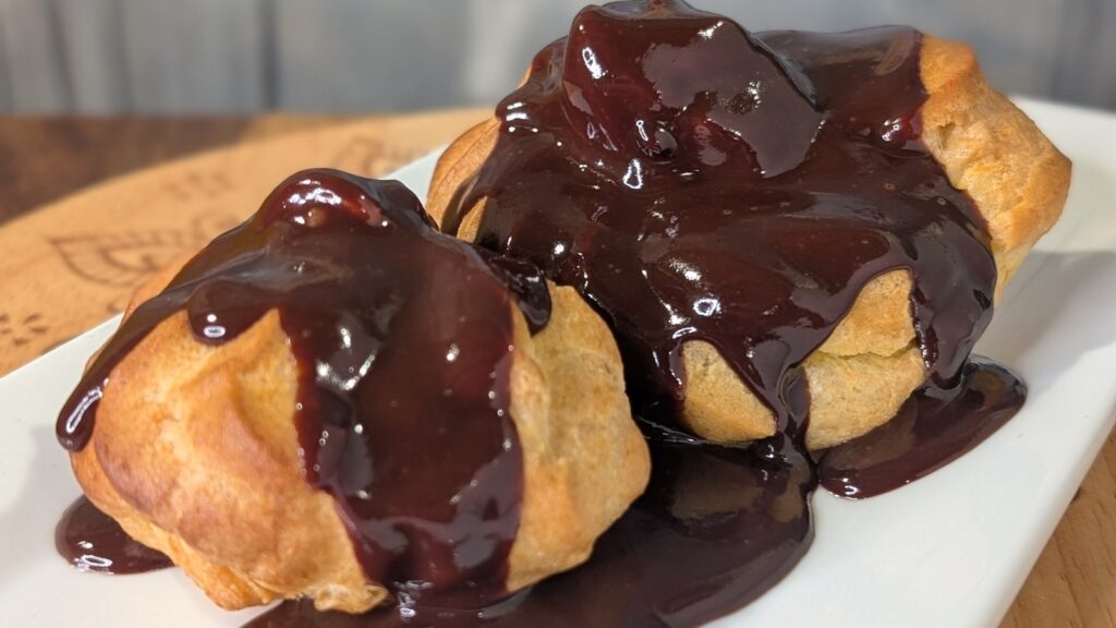 Profiteroles de Sarah con salsa de chocolate: hoy