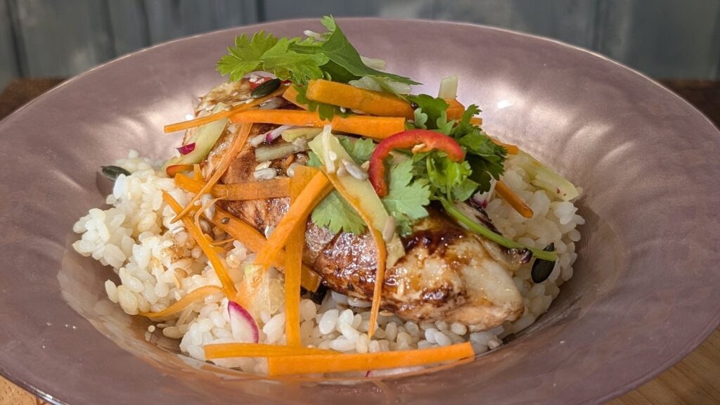 Eunice's Hoisin Chicken con arroz pegajoso: hoy