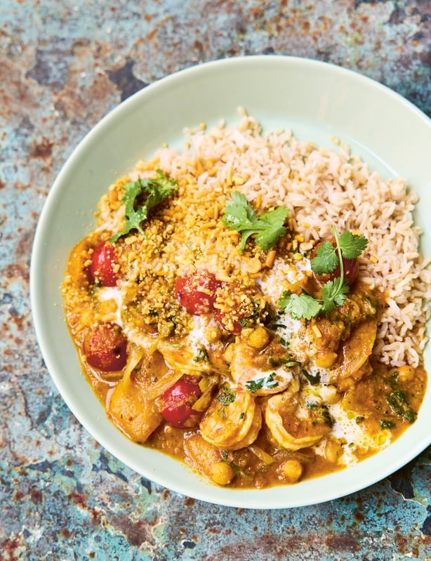 Un tazón de curry con arroz