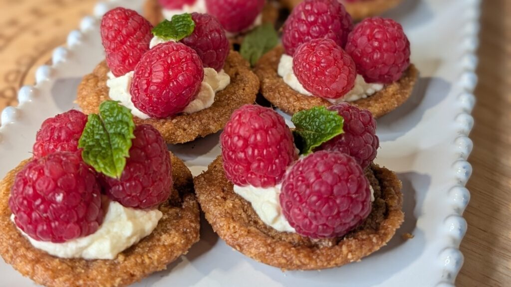 Tartas de almendras con frutos rojos de Scarlett y Tamsin Allen: hoy