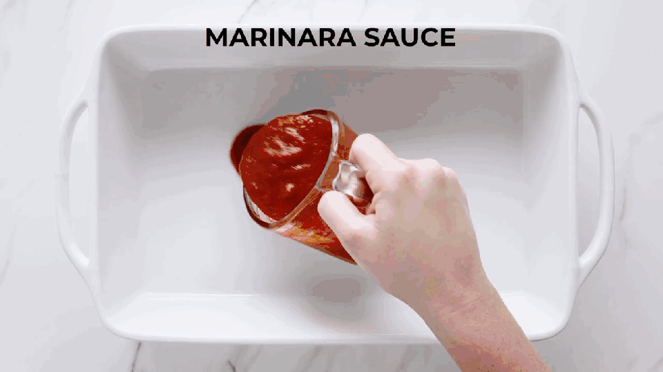 cebolla y marinara en la cazuela