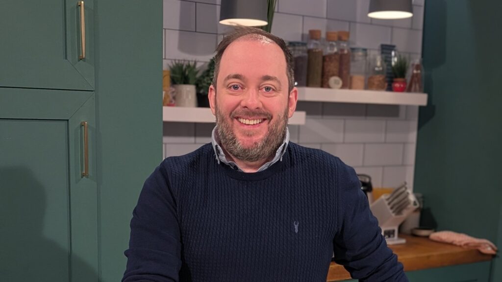 Sopa de pescado rápida de Shane Smith con pan de melaza Guinness