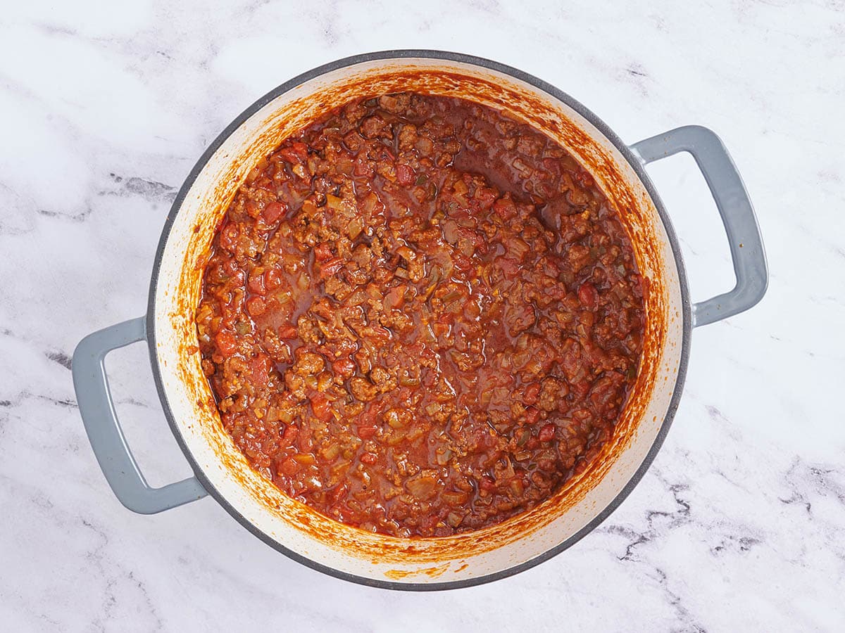 Chile texano terminado en una olla.