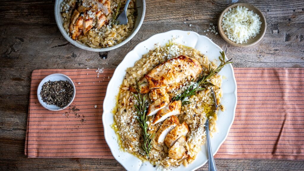 Orzo Cacio e Pepe de Donal con pollo