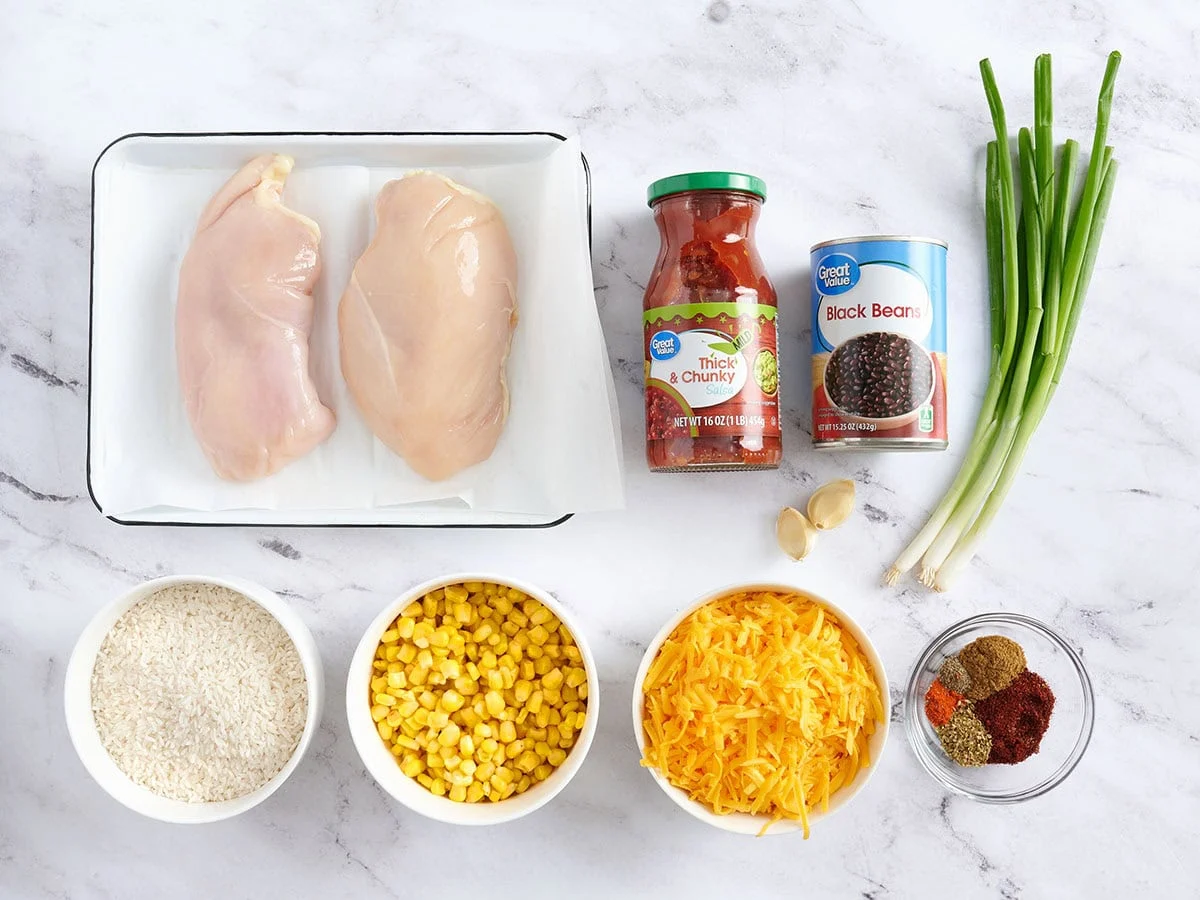 Ingredientes para hacer tacos de pollo.