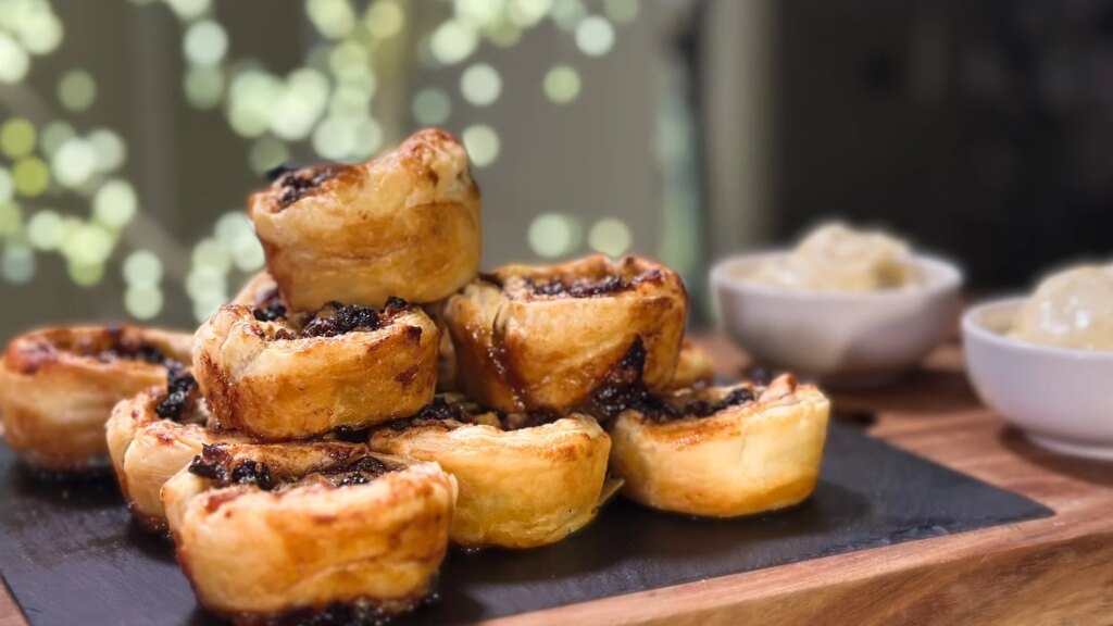 Remolinos de canela y picadillo de Neven