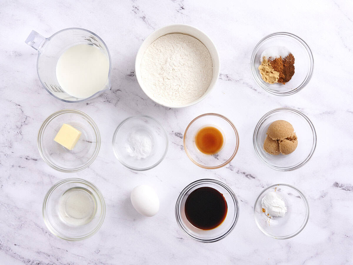 Los ingredientes para hacer panqueques de jengibre.