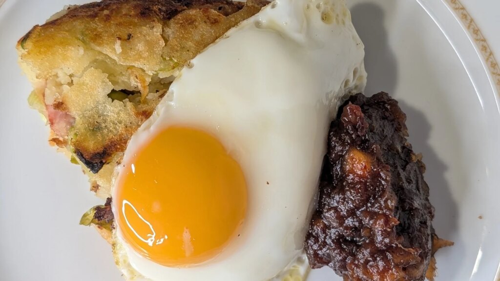 Salsa marrón y crocante de jamón y verduras crujientes de Wade