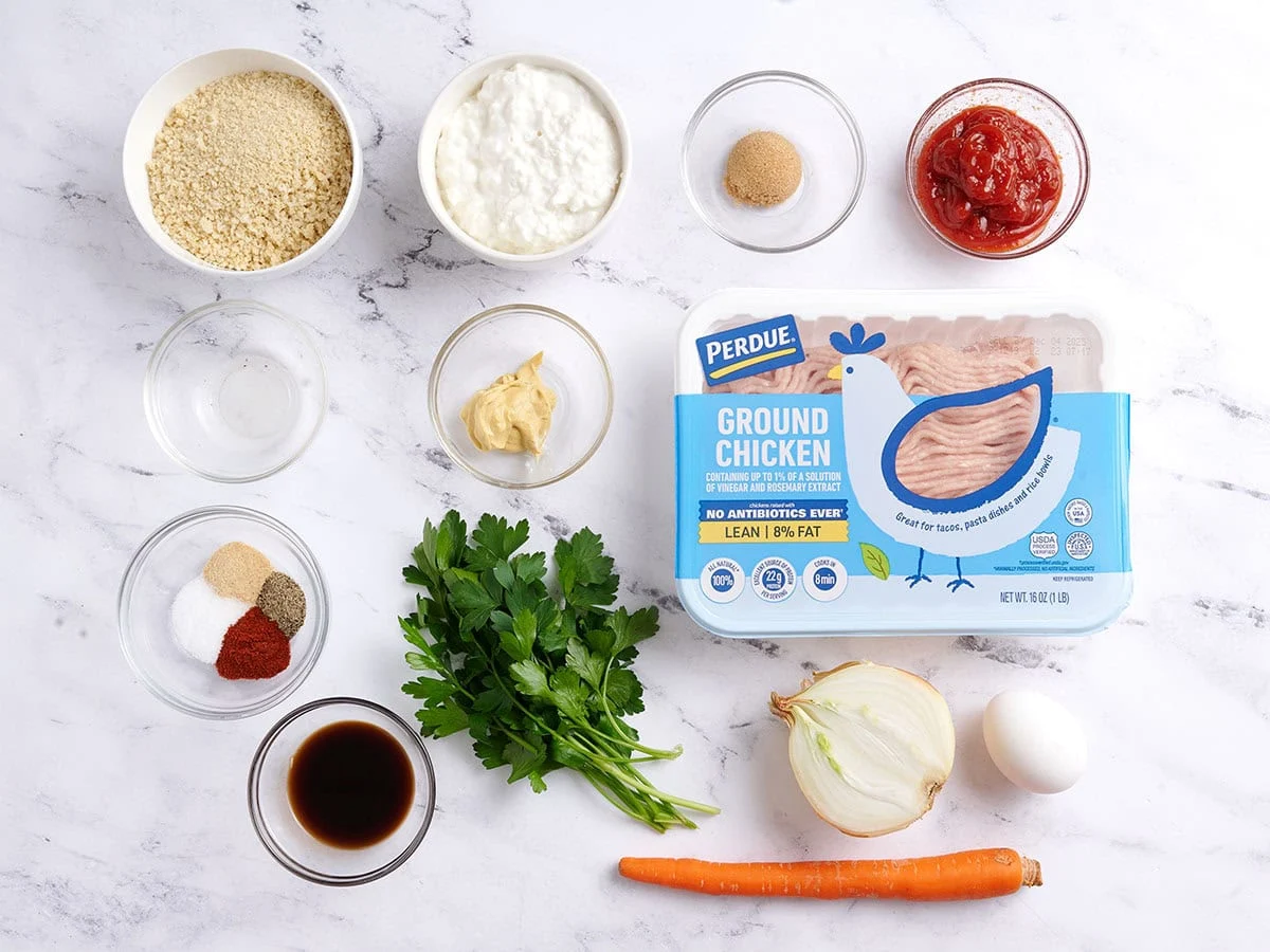 Ingredientes para hacer pastel de carne de pollo. 