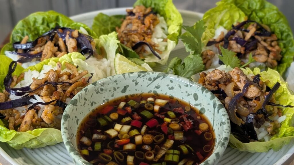 Larva de cerdo con lechuga de Catherine Fulvio