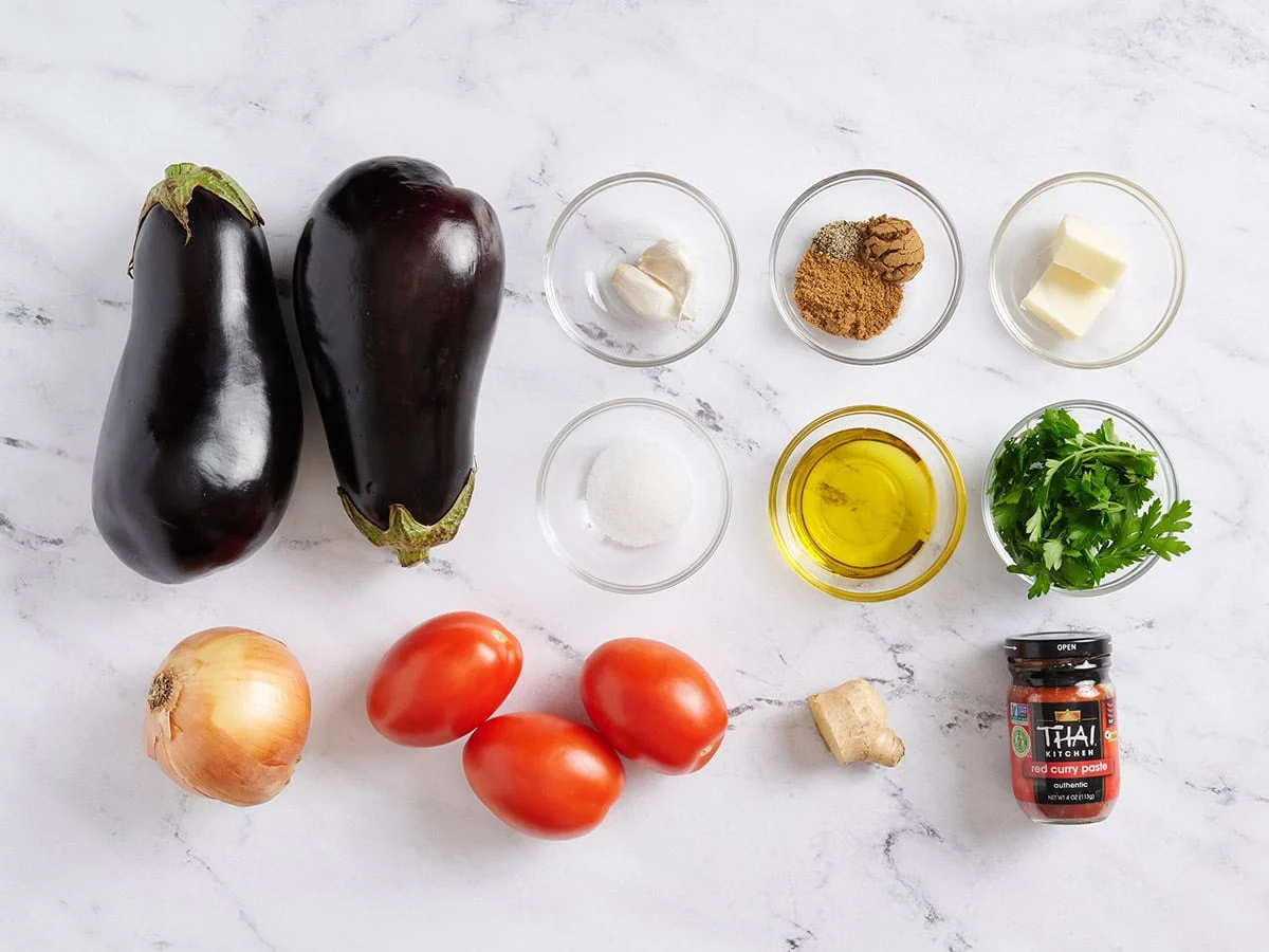 Los ingredientes para hacer berenjena al curry.