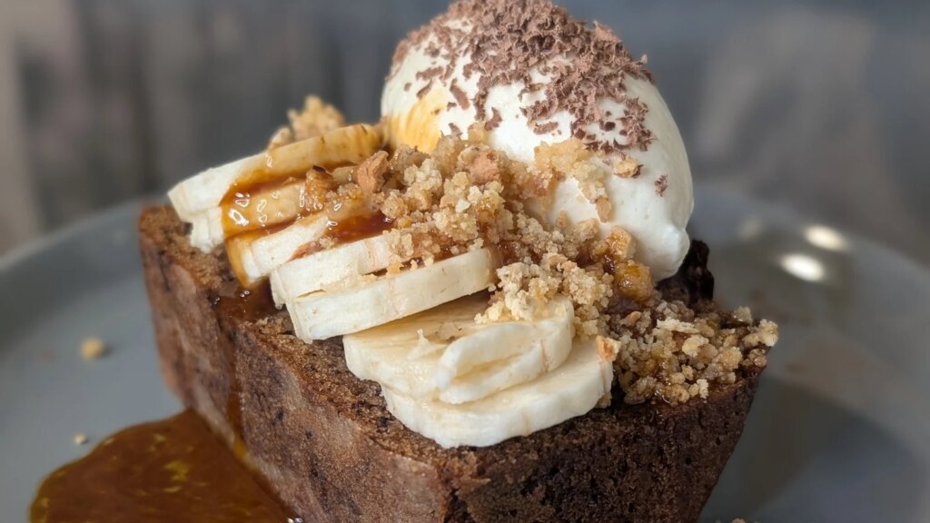 Pan de plátano con salsa de caramelo de Mags Roches: Hoy