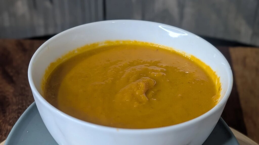 Sopa de zanahoria asada y especiada de Diarmuid Ó Mathúna