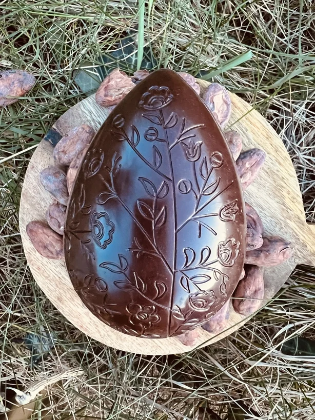 Huevo de Pascua de chocolate