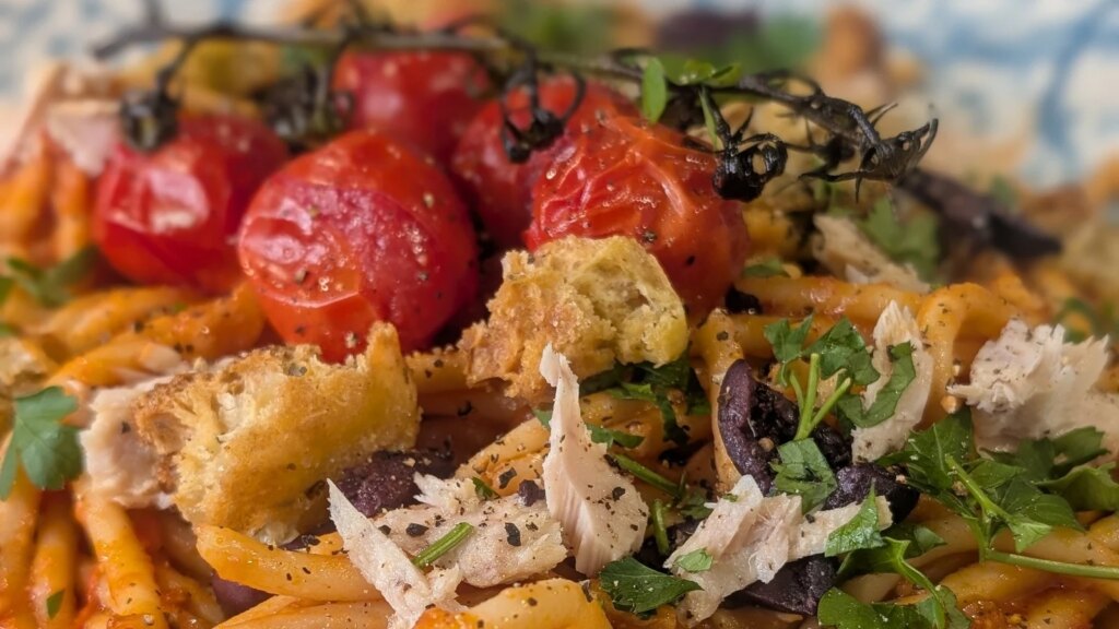 Pasta puttanesca de atún de Aisling Larkin: hoy