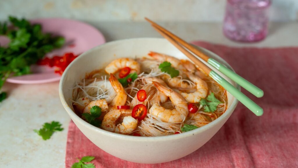 Sopa Tom Yum de gambas con fideos de Eva Pau