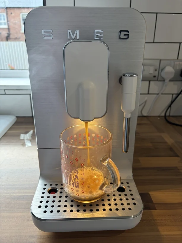 maquinado de cafe smeg