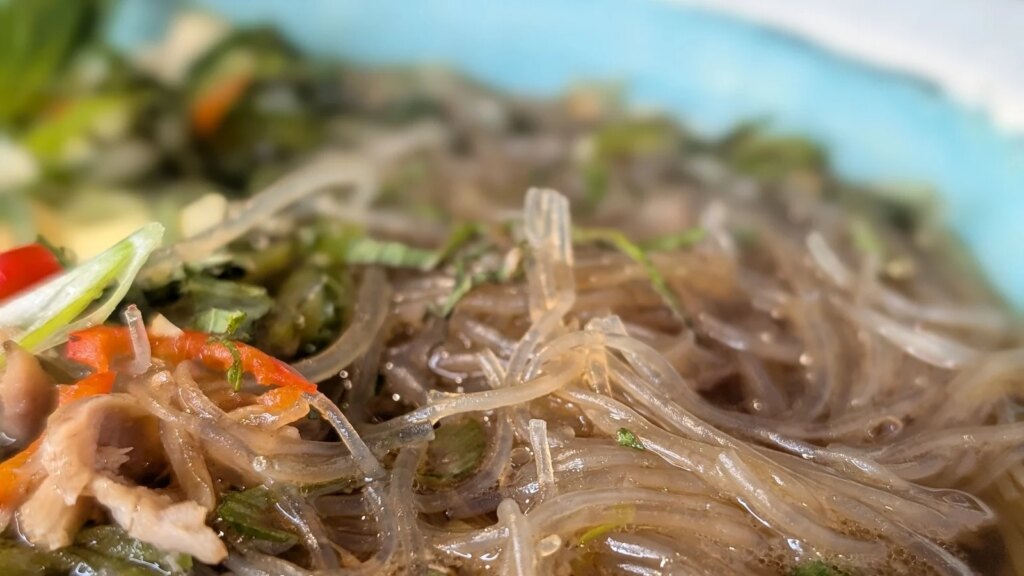 Sopa de cerdo al estilo asiático de Mags Roche