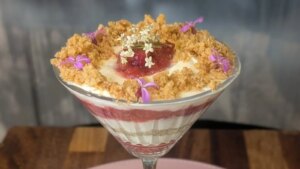 Cocinero casero: tarta de queso con frambuesa y flor de saúco de Margaret Leahy