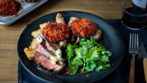 Cook Like a Chef: solomillo con champiñones rellenos, nduja y queso azul
