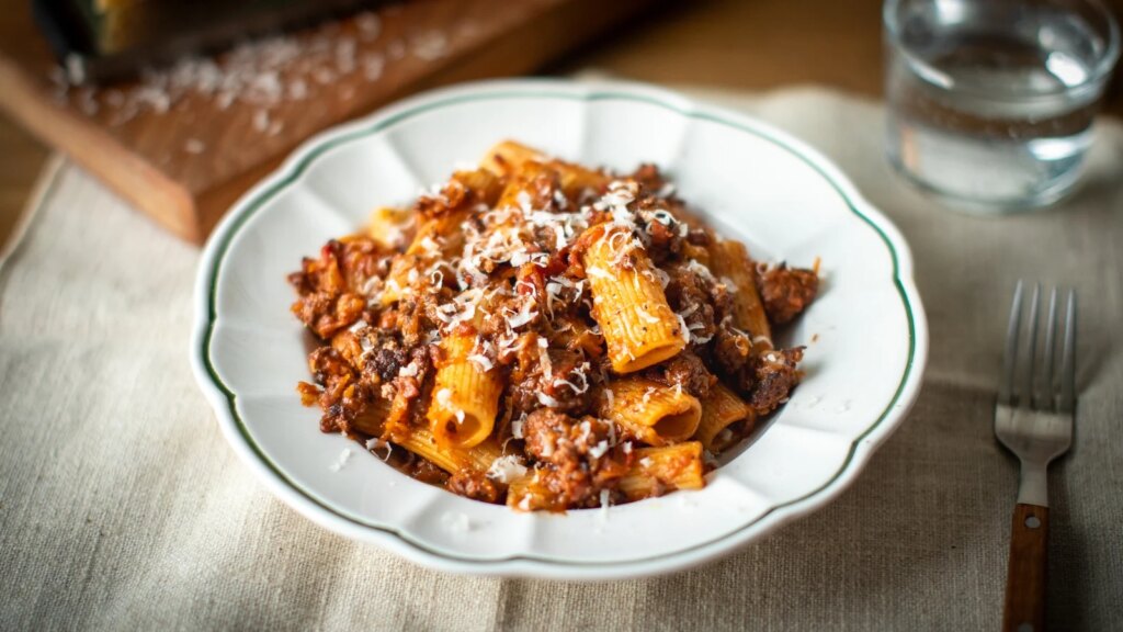 Cocina como un chef: Rica boloñesa con rigatoni