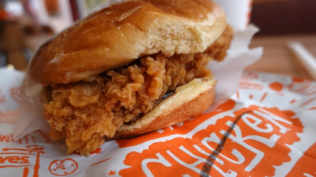 Tres restauradores irlandeses que luchan contra la ola del pollo frito americano