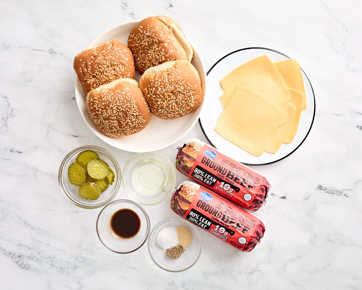 Los ingredientes para hacer jugosas hamburguesas Lucy.