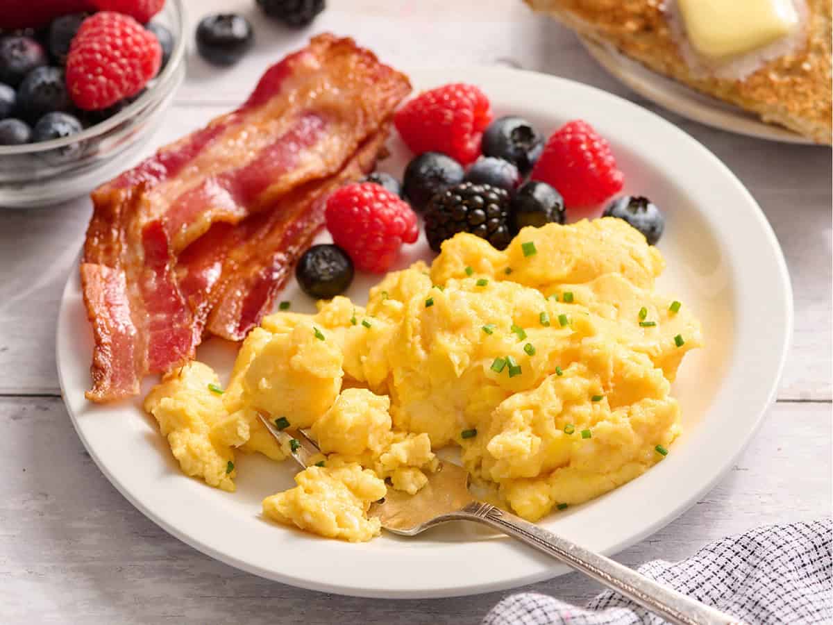 Huevos con requesón
