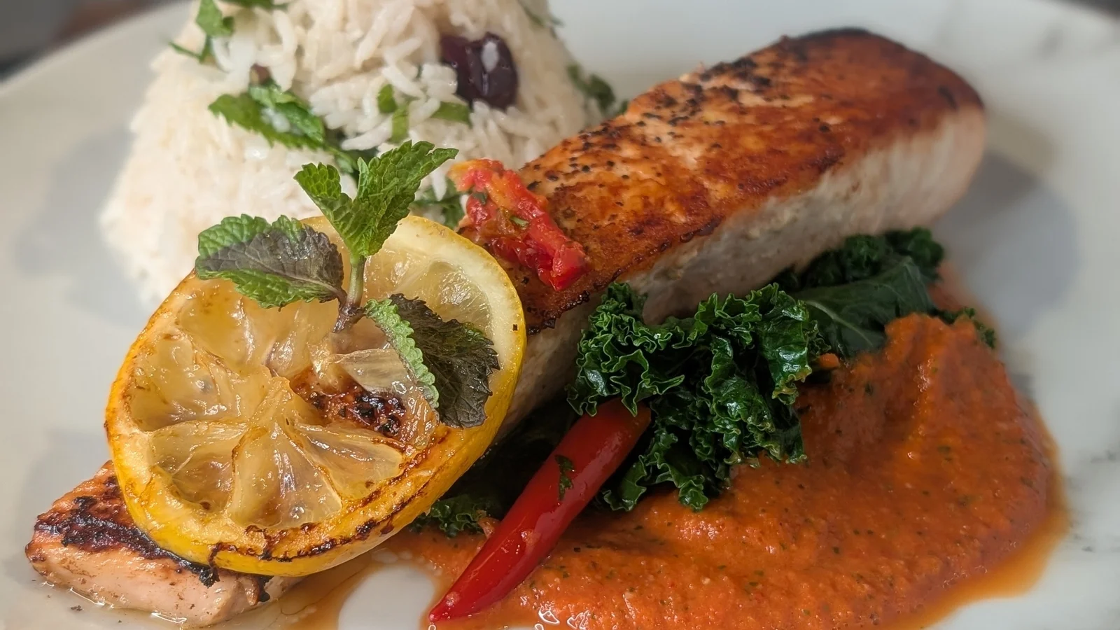 Salmón asado de Trisha con salsa de pimiento rojo: hoy