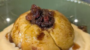 Manzanas al horno de Eunice con natillas caseras