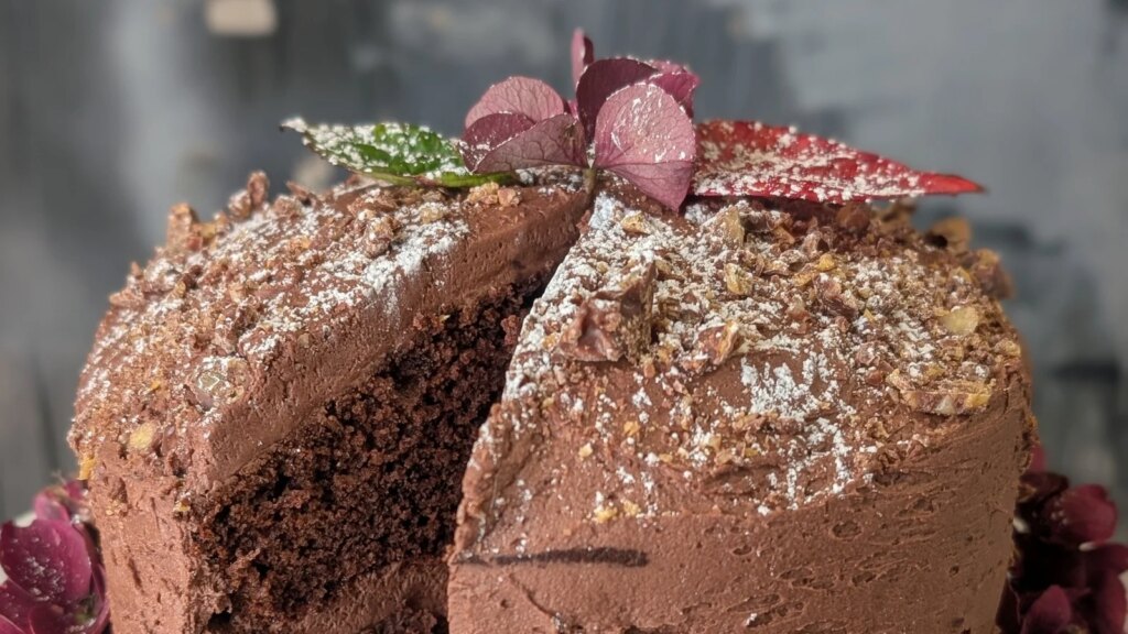 Pastel de chocolate y yogur al estilo griego de Eunice Power