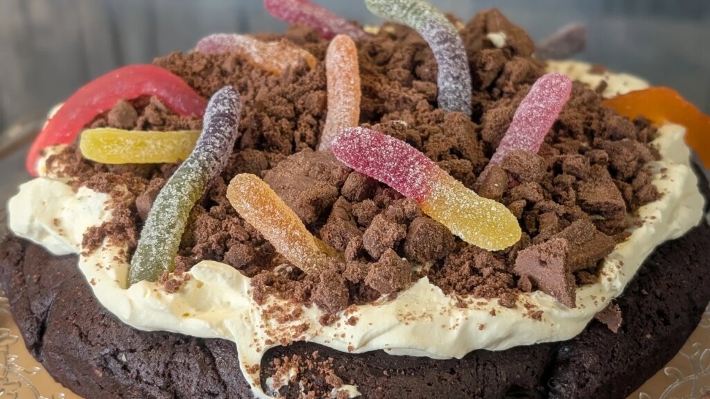 Pastel de tierra y gusanos de Lilly Higgins: hoy