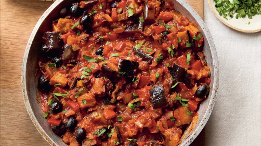 Caponata de berenjena de Mary Berry