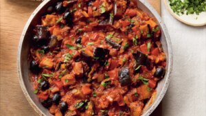 Caponata de berenjena de Mary Berry